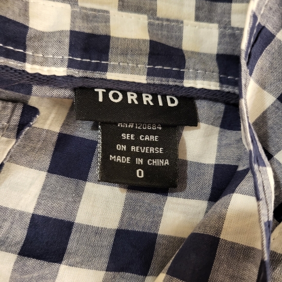 Torrid Navy Blue & White Plaid Buttons Up Blouse - Picture 7 of 12